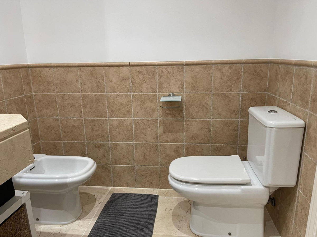 Se vende Apartamento Planta Media de 2 dormitorios en Costa Del Sol, Málaga, España