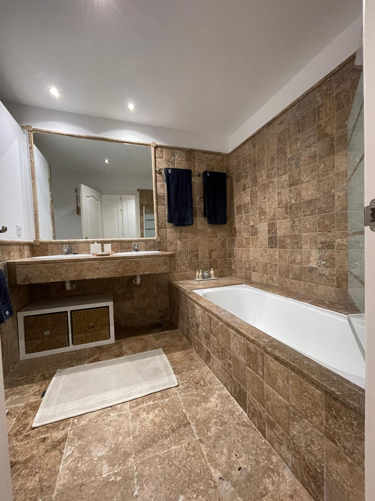 Se vende Apartamento Planta Media de 2 dormitorios en Costa Del Sol, Málaga, España