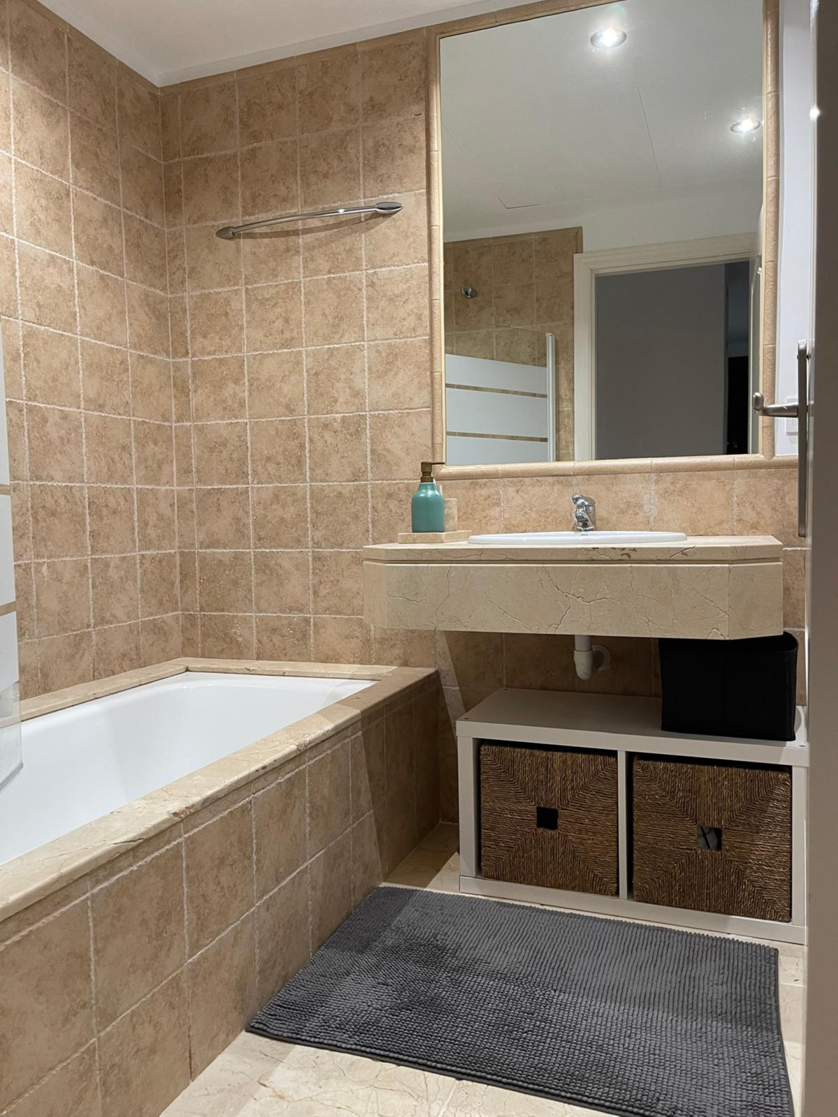 Se vende Apartamento Planta Media de 2 dormitorios en Costa Del Sol, Málaga, España