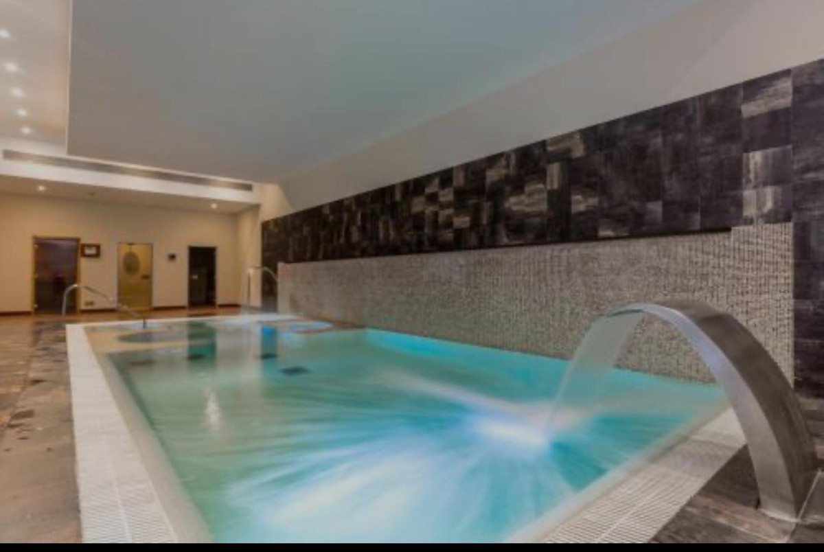 Se vende Apartamento Planta Media de 2 dormitorios en Costa Del Sol, Málaga, España