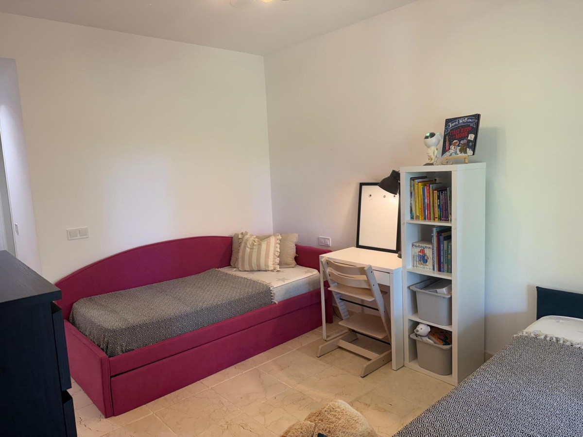 Se vende Apartamento Planta Media de 2 dormitorios en Costa Del Sol, Málaga, España