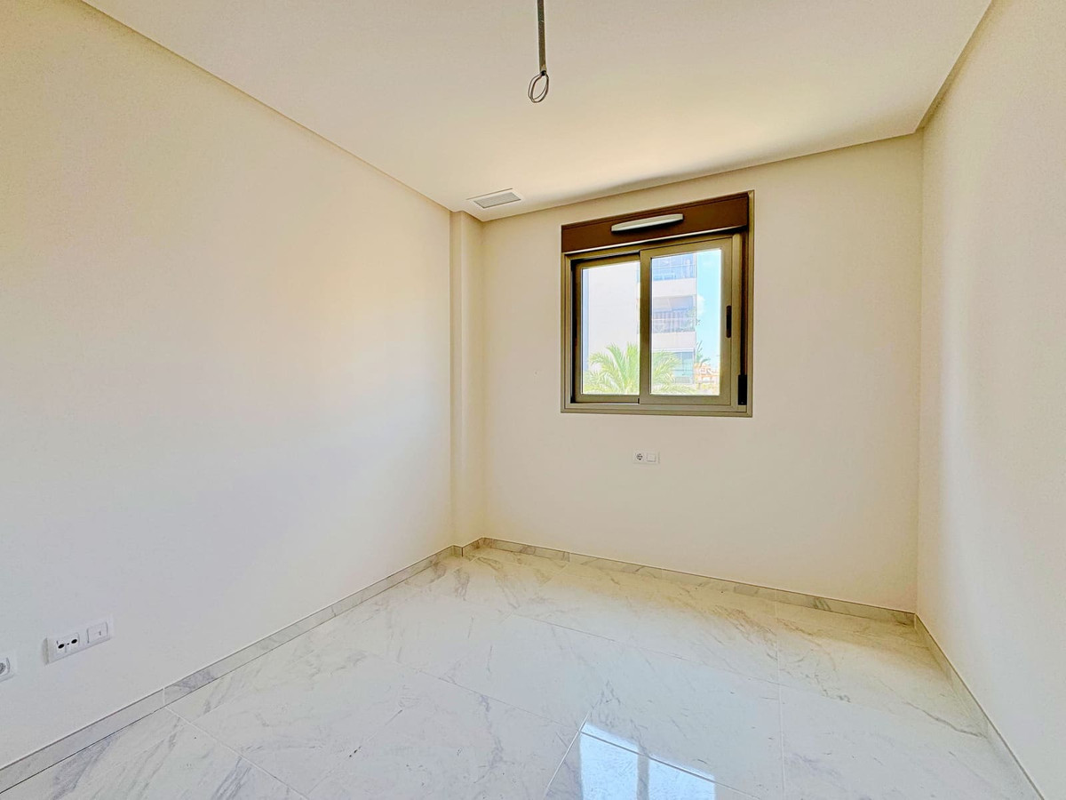Se vende Apartamento Planta Media de 2 dormitorios en Costa Blanca, Alicante, España