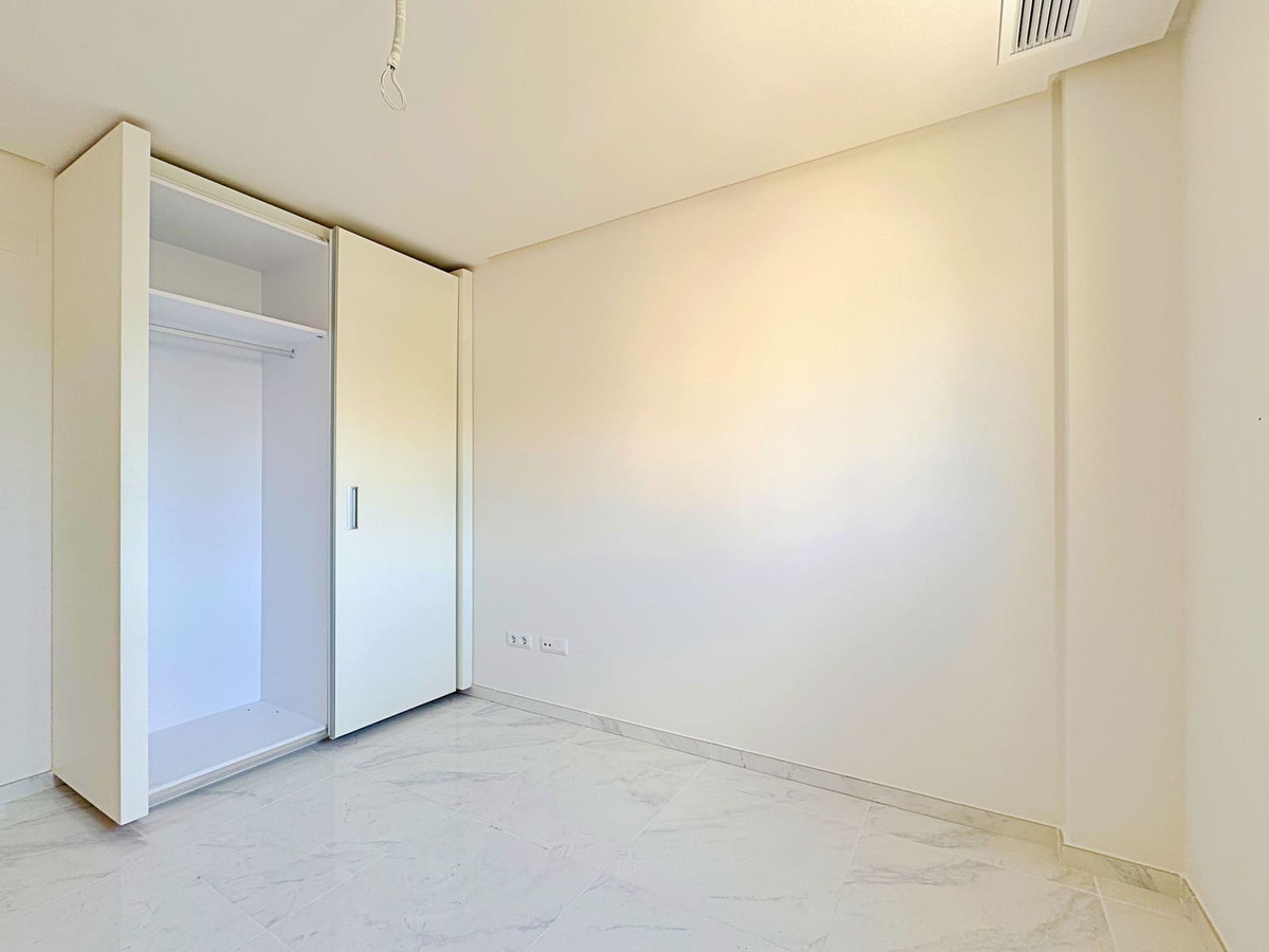 Se vende Apartamento Planta Media de 2 dormitorios en Costa Blanca, Alicante, España