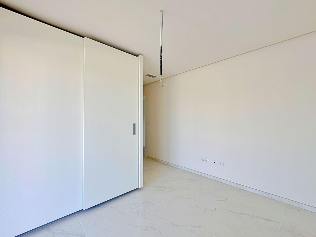 Se vende Apartamento Planta Media de 2 dormitorios en Costa Blanca, Alicante, España