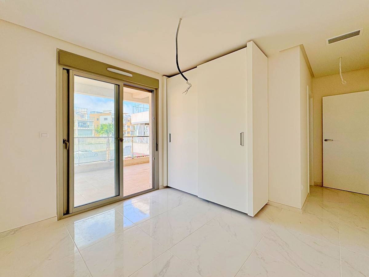 Se vende Apartamento Planta Media de 2 dormitorios en Costa Blanca, Alicante, España