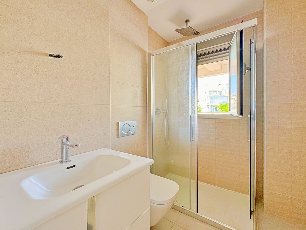Se vende Apartamento Planta Media de 2 dormitorios en Costa Blanca, Alicante, España