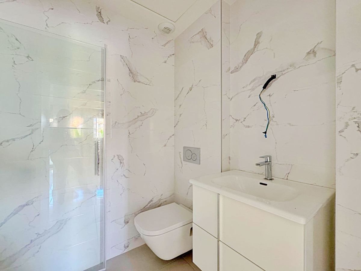 Se vende Apartamento Planta Media de 2 dormitorios en Costa Blanca, Alicante, España