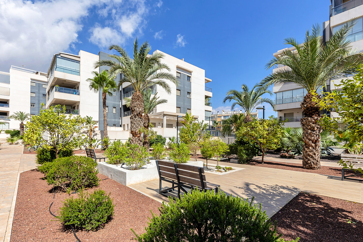 Se vende Apartamento Planta Media de 2 dormitorios en Costa Blanca, Alicante, España