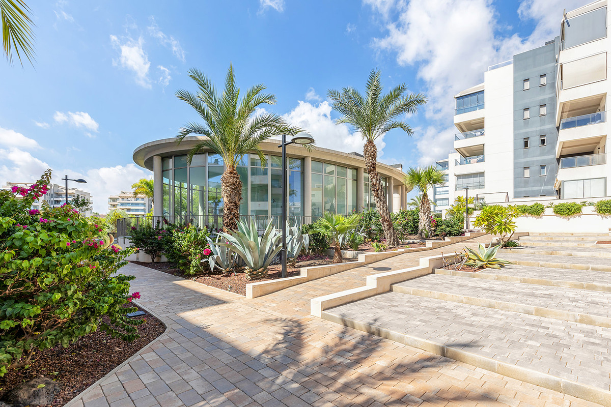 Se vende Apartamento Planta Media de 2 dormitorios en Costa Blanca, Alicante, España