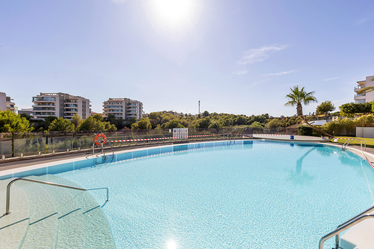 Se vende Apartamento Planta Media de 2 dormitorios en Costa Blanca, Alicante, España