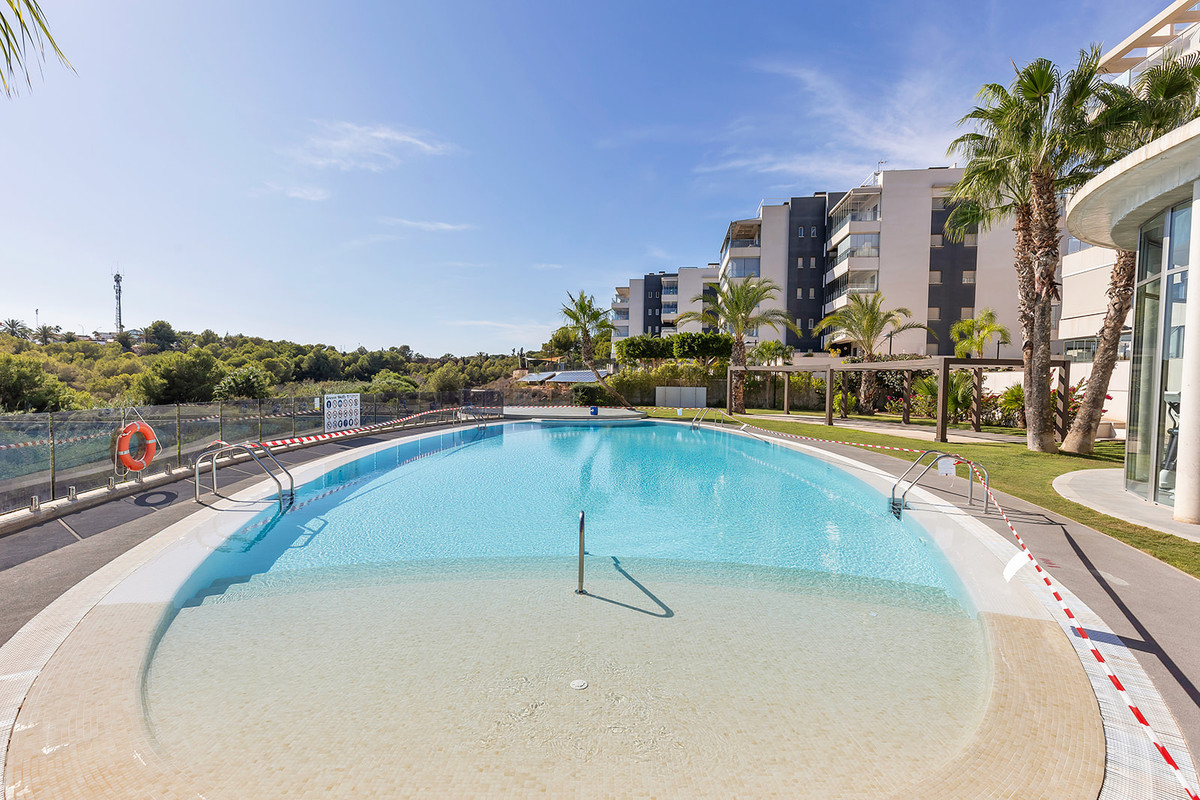 Se vende Apartamento Planta Media de 2 dormitorios en Costa Blanca, Alicante, España