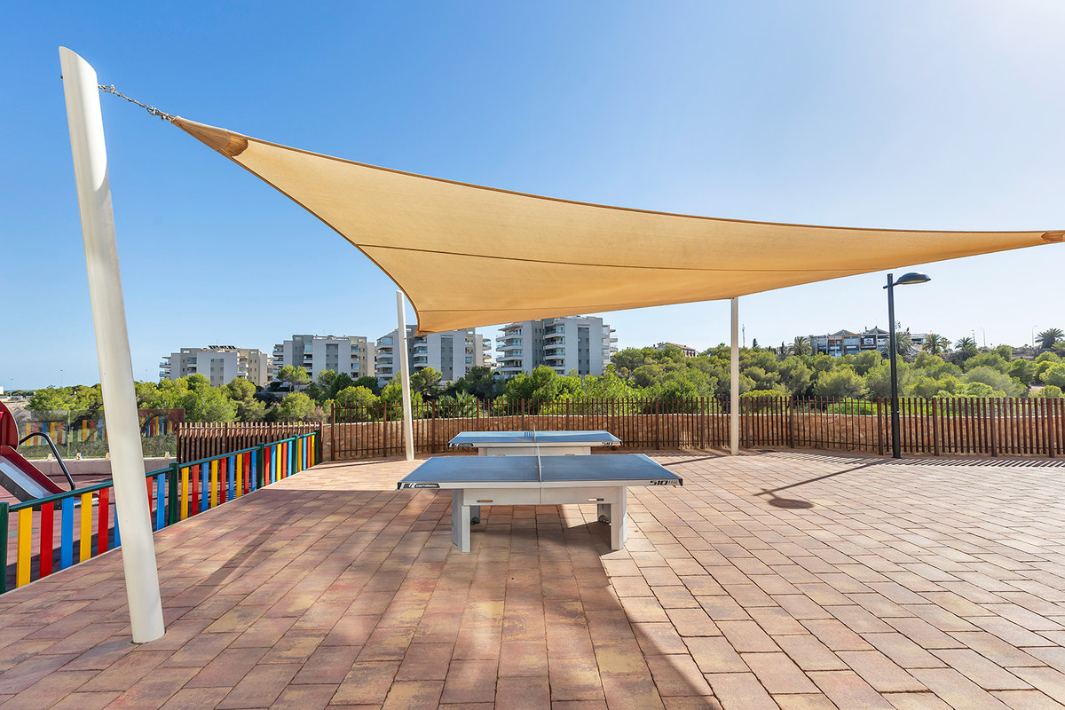Se vende Apartamento Planta Media de 2 dormitorios en Costa Blanca, Alicante, España