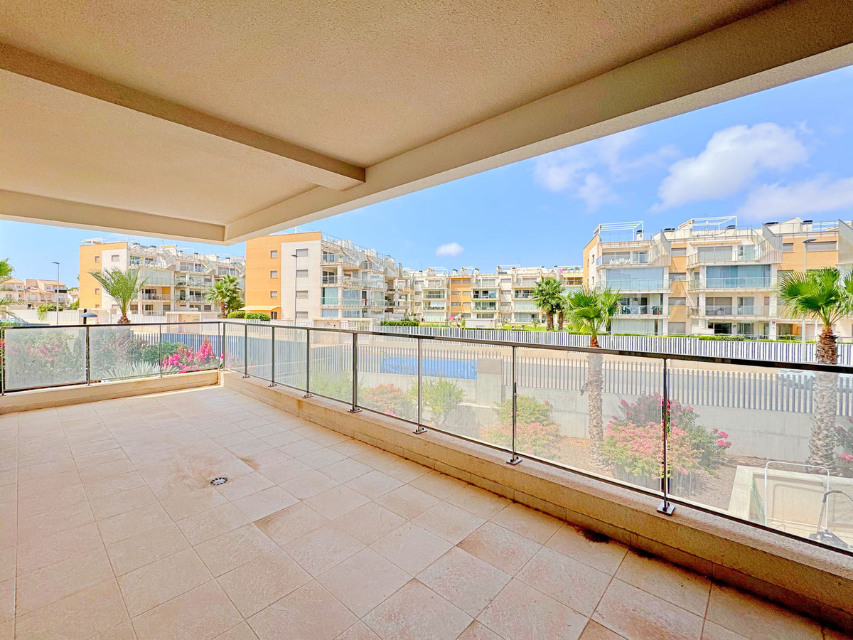 Se vende Apartamento Planta Media de 2 dormitorios en Costa Blanca, Alicante, España