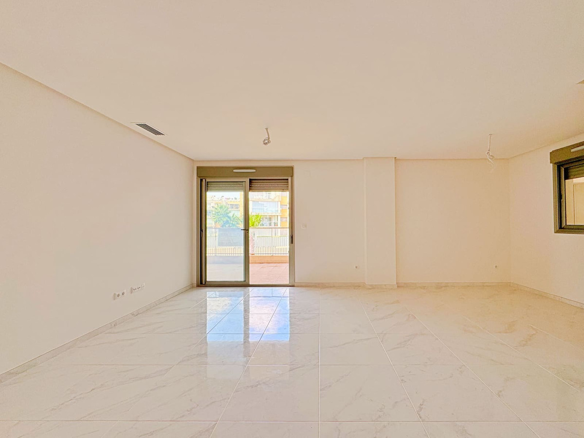 Se vende Apartamento Planta Media de 2 dormitorios en Costa Blanca, Alicante, España
