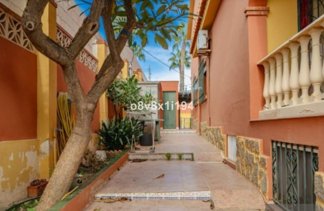 Se vende Villa - Chalet de 11 dormitorios en Costa Del Sol East, Málaga, España