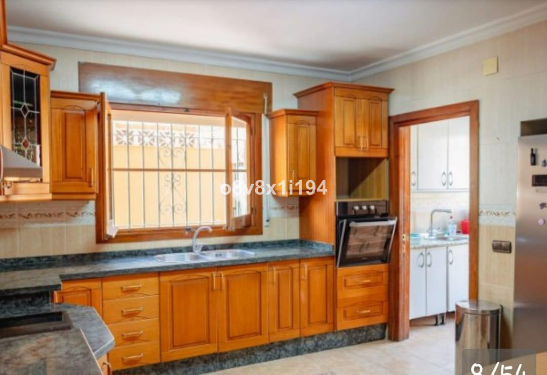Se vende Villa - Chalet de 11 dormitorios en Costa Del Sol East, Málaga, España