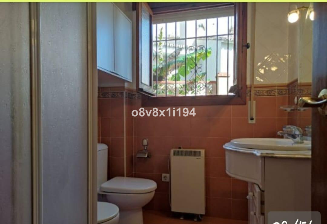 Se vende Villa - Chalet de 11 dormitorios en Costa Del Sol East, Málaga, España