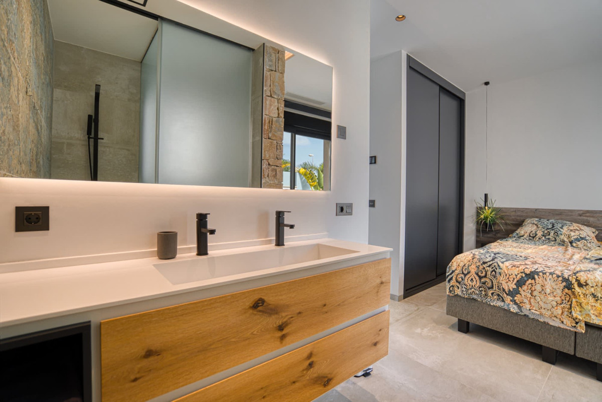5 Bed Townhouse for sale in Ciudad Quesada Costa Blanca, Alicante, Spain