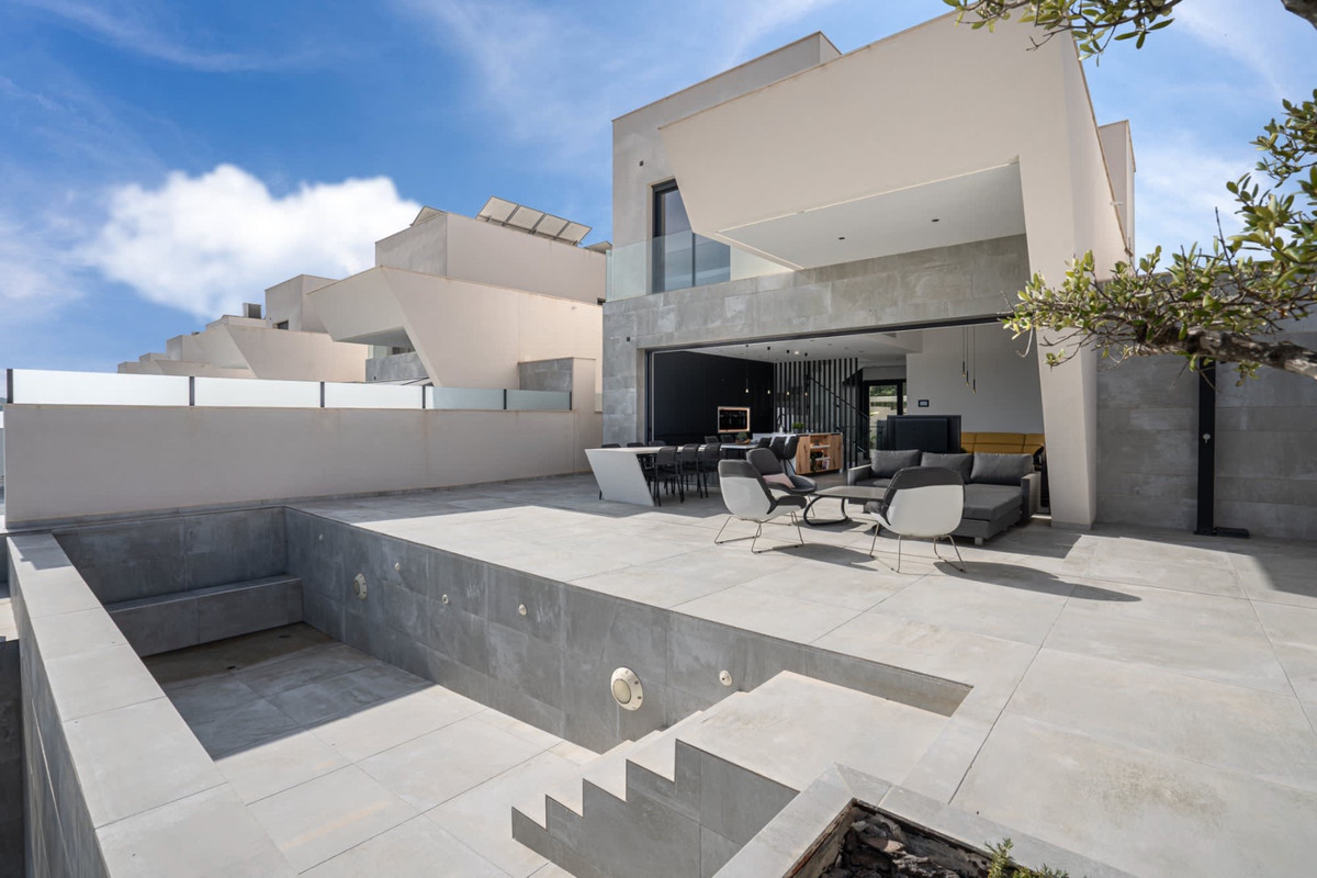 5 Bed Townhouse for sale in Ciudad Quesada Costa Blanca, Alicante, Spain
