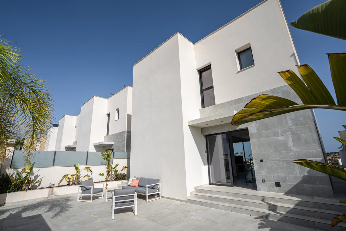 5 Bed Townhouse for sale in Ciudad Quesada Costa Blanca, Alicante, Spain