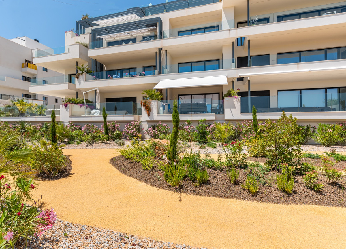 Se vende Apartamento Planta Media de 2 dormitorios en Costa Blanca, Alicante, España