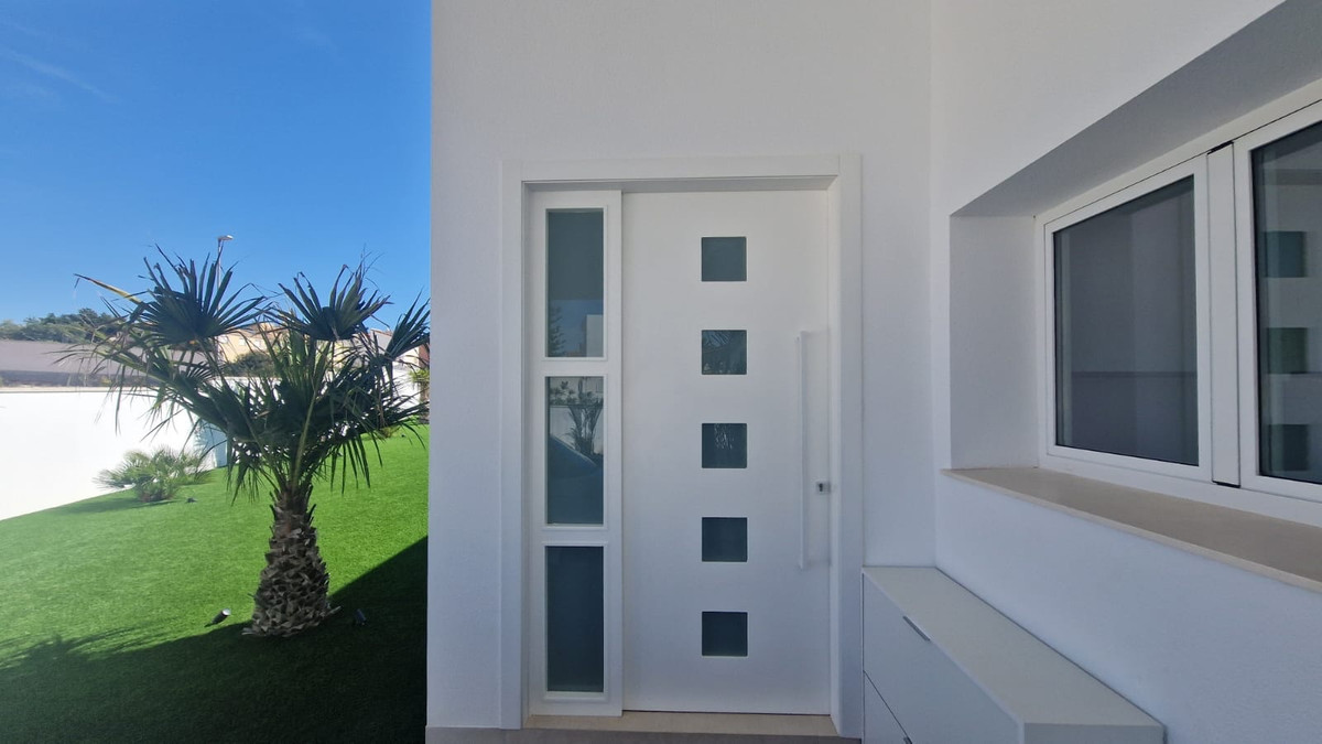 5 Bed Townhouse for sale in La Marina Costa Blanca, Alicante, Spain