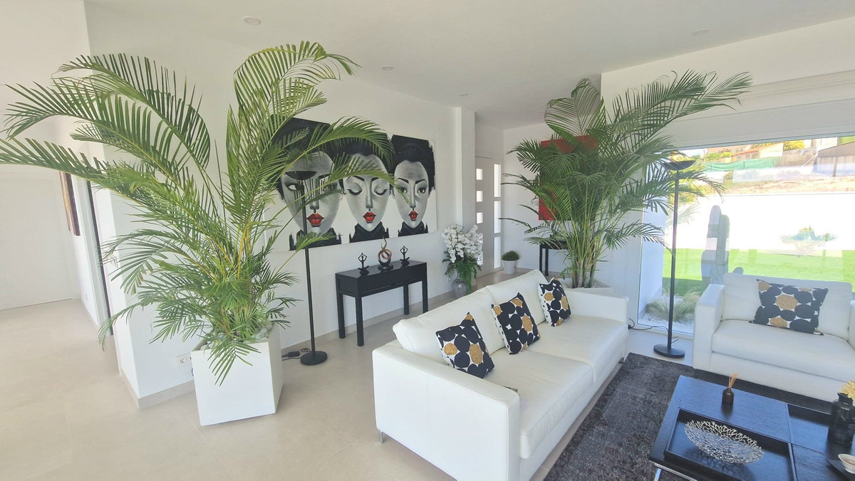 5 Bed Townhouse for sale in La Marina Costa Blanca, Alicante, Spain