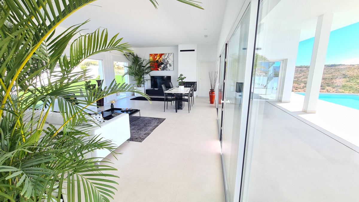 5 Bed Townhouse for sale in La Marina Costa Blanca, Alicante, Spain