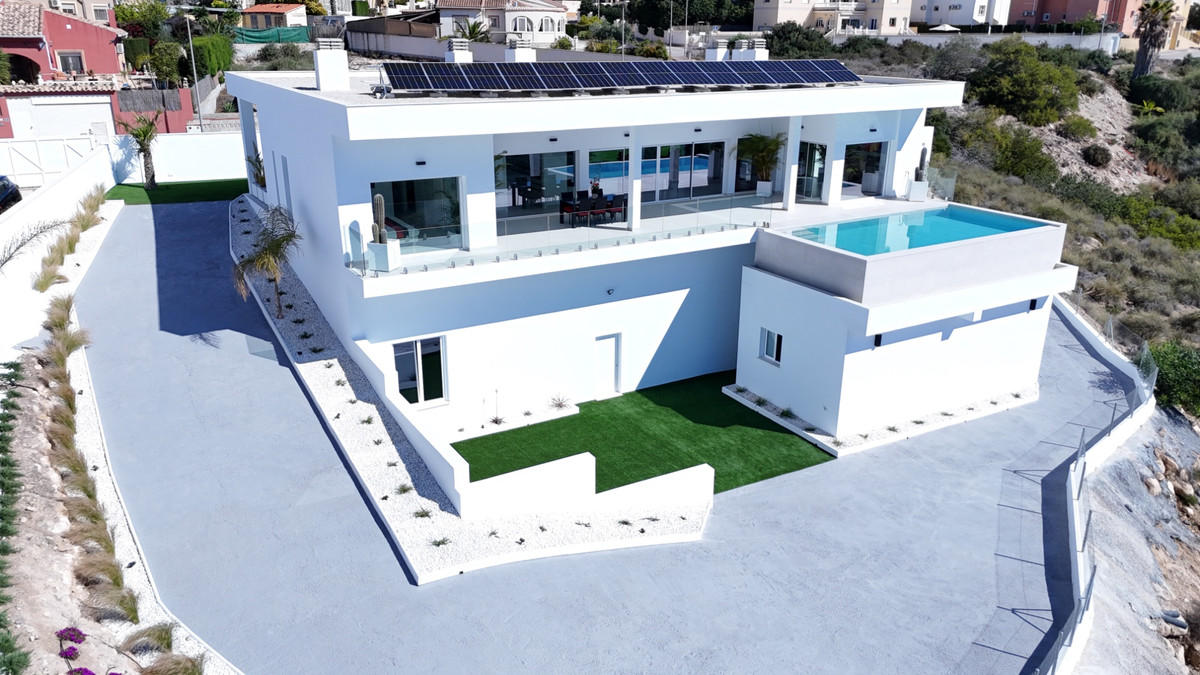 5 Bed Townhouse for sale in La Marina Costa Blanca, Alicante, Spain
