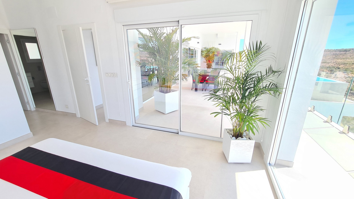 5 Bed Townhouse for sale in La Marina Costa Blanca, Alicante, Spain