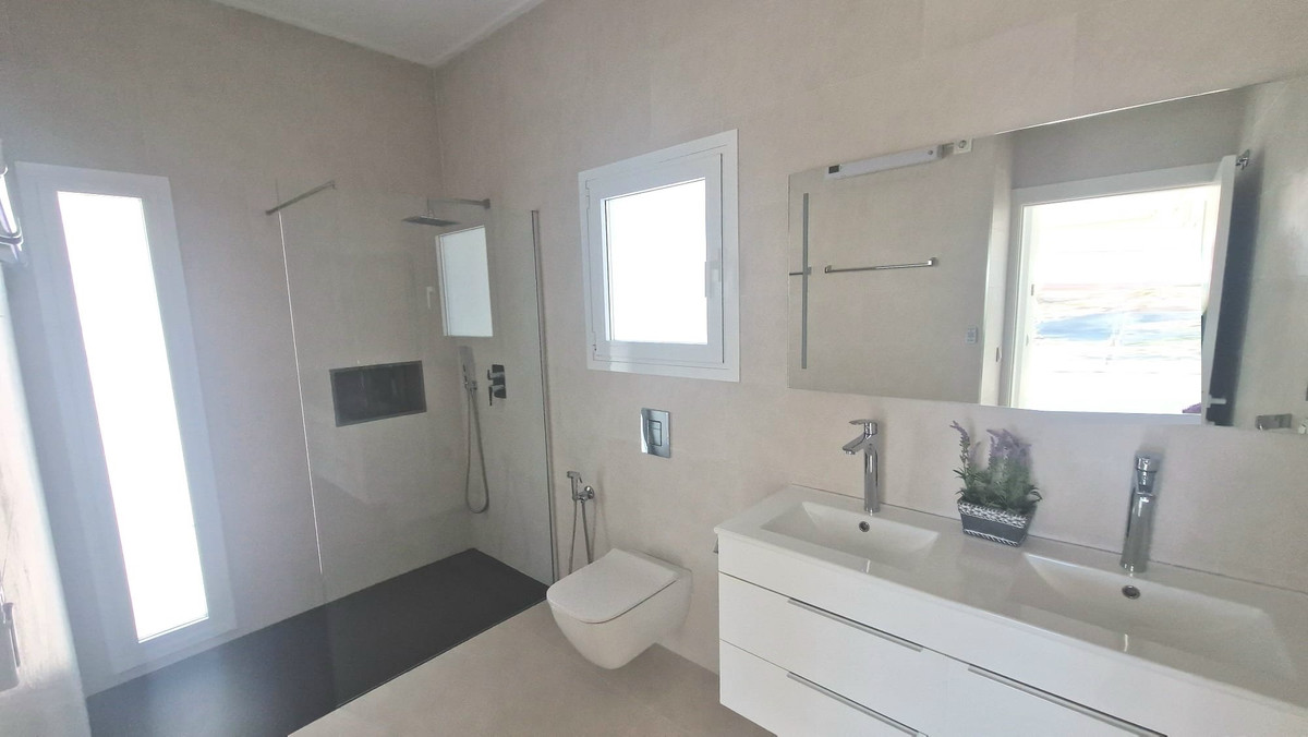 5 Bed Townhouse for sale in La Marina Costa Blanca, Alicante, Spain