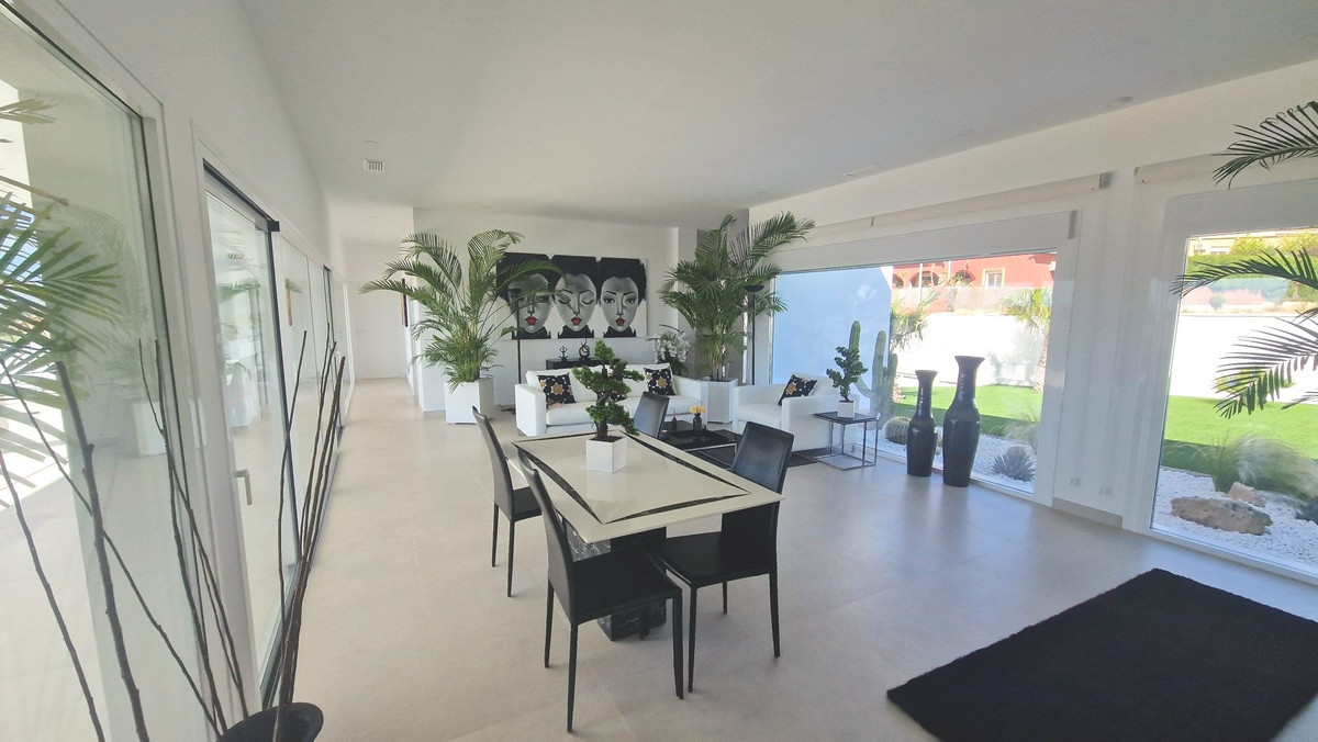 5 Bed Townhouse for sale in La Marina Costa Blanca, Alicante, Spain