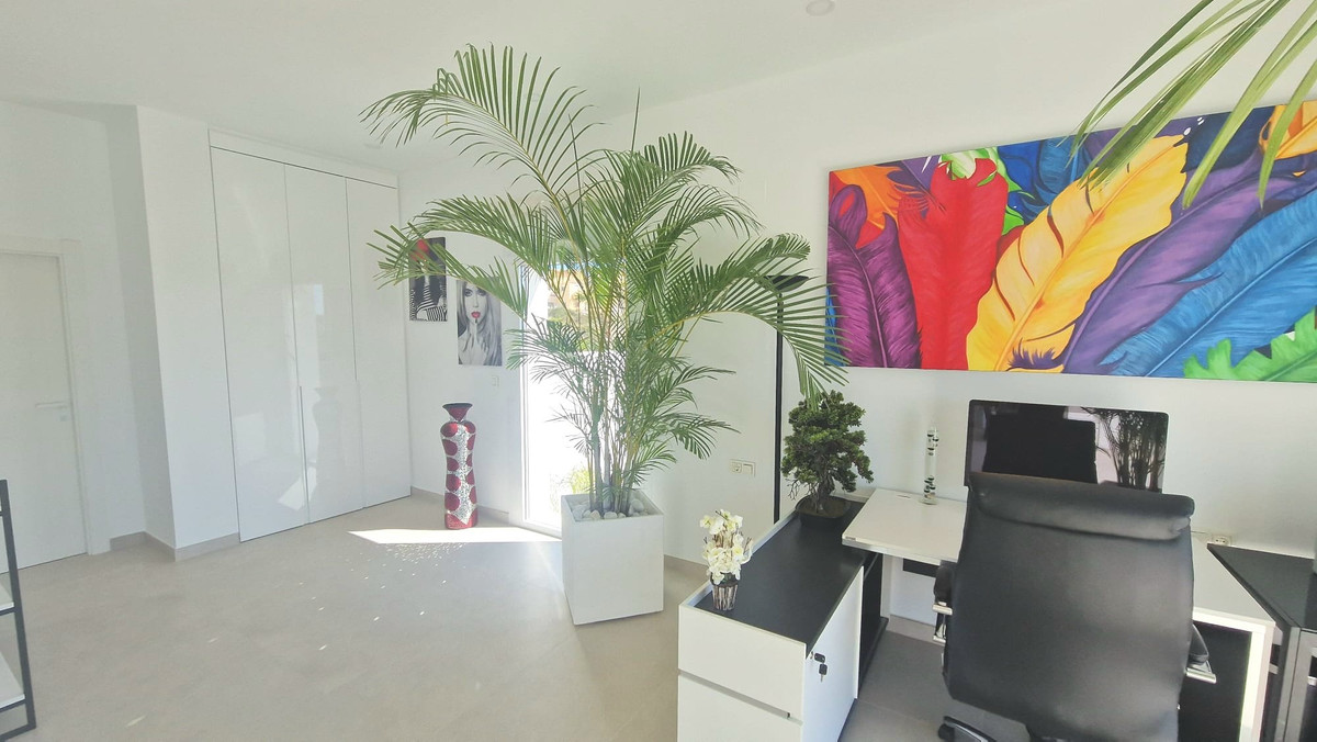 5 Bed Townhouse for sale in La Marina Costa Blanca, Alicante, Spain