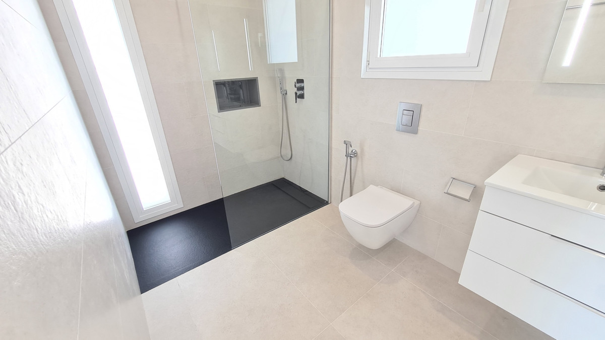 5 Bed Townhouse for sale in La Marina Costa Blanca, Alicante, Spain