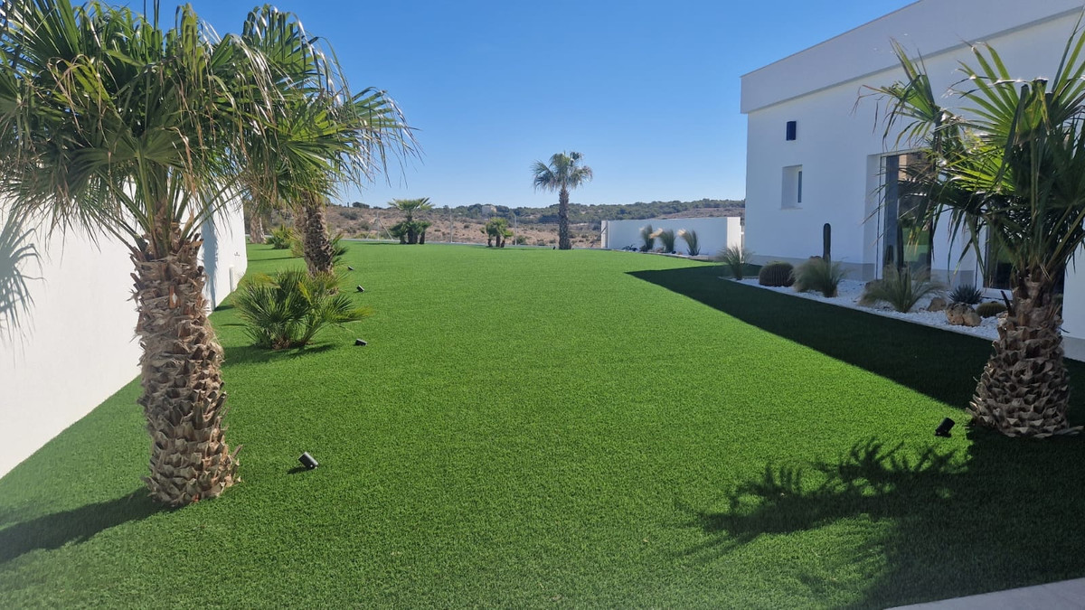5 Bed Townhouse for sale in La Marina Costa Blanca, Alicante, Spain