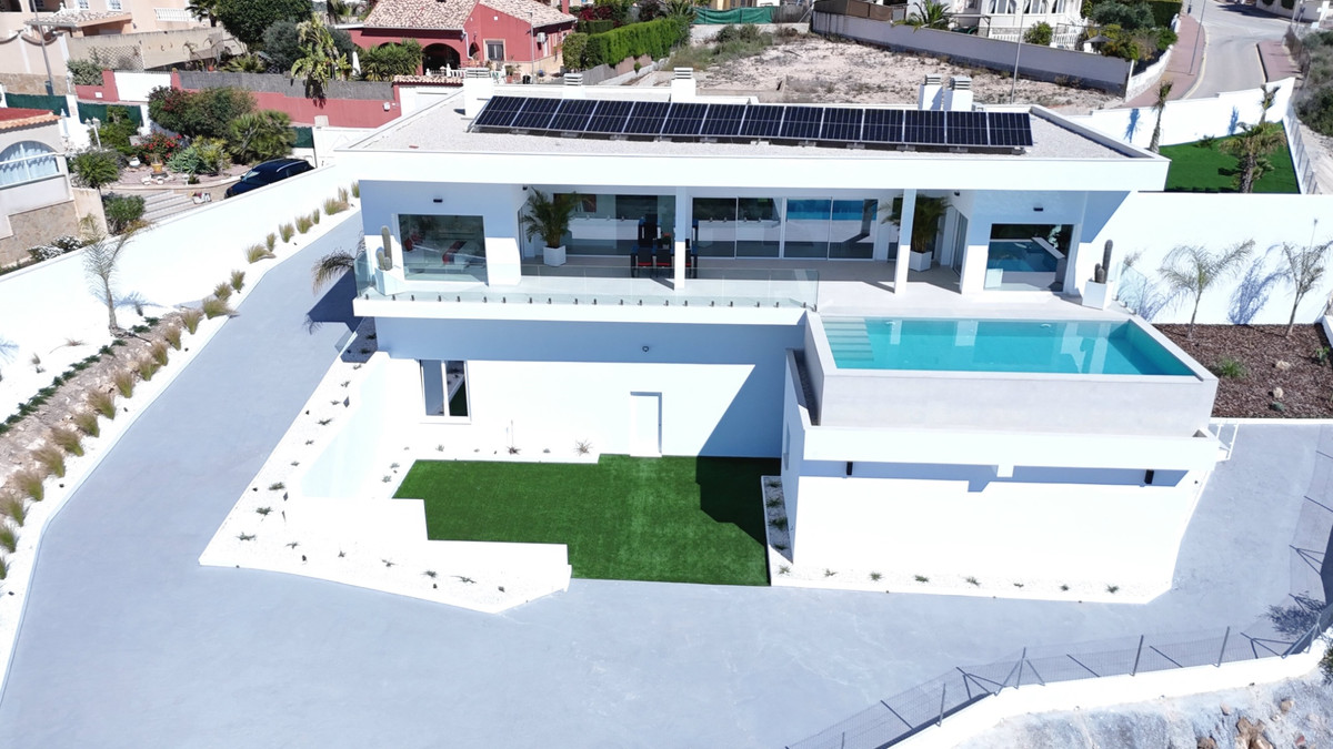 5 Bed Townhouse for sale in La Marina Costa Blanca, Alicante, Spain