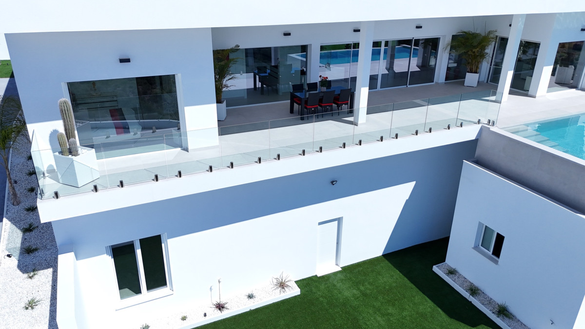 5 Bed Townhouse for sale in La Marina Costa Blanca, Alicante, Spain