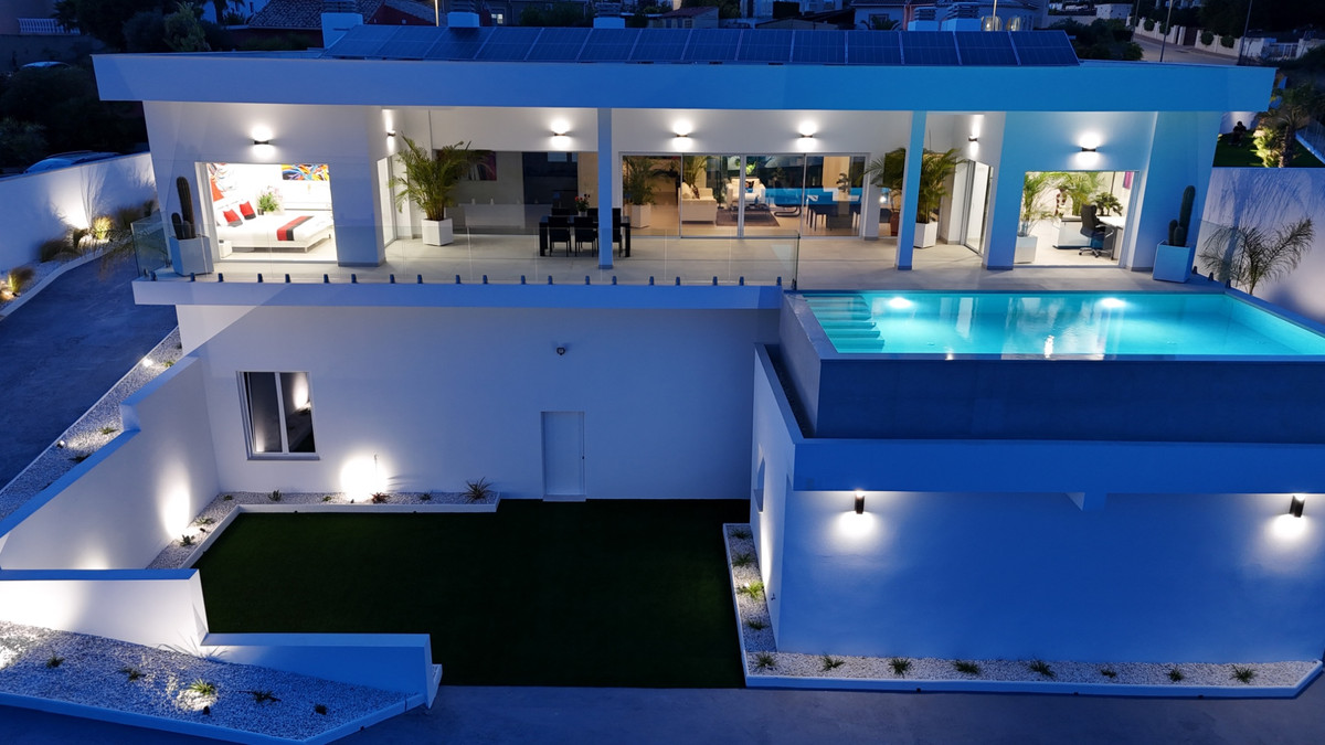 5 Bed Townhouse for sale in La Marina Costa Blanca, Alicante, Spain