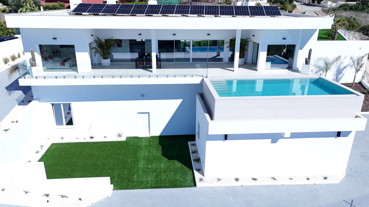 5 Bed Townhouse for sale in La Marina Costa Blanca, Alicante, Spain