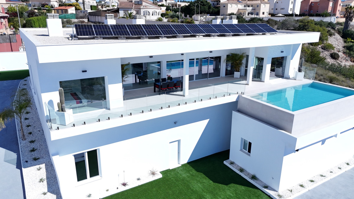 5 Bed Townhouse for sale in La Marina Costa Blanca, Alicante, Spain