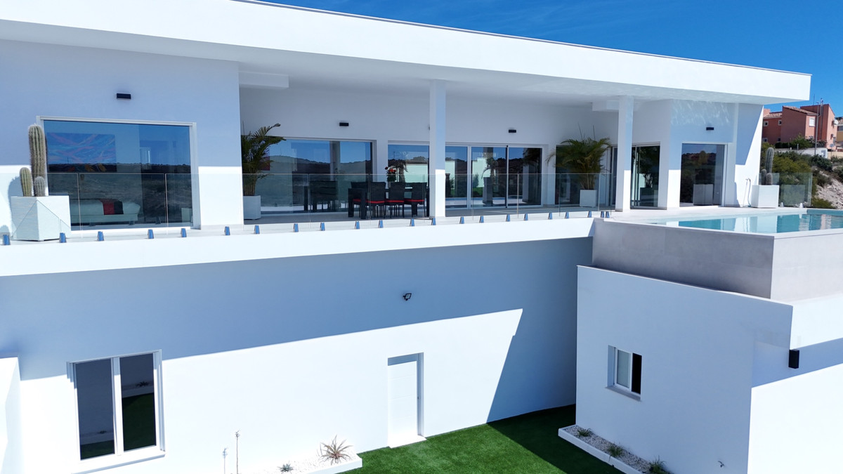 5 Bed Townhouse for sale in La Marina Costa Blanca, Alicante, Spain