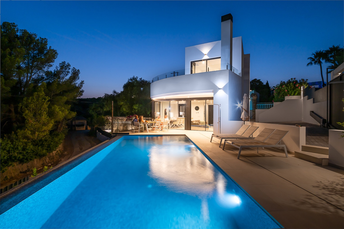 3 Bed Townhouse for sale in La Fustera Costa Blanca, Alicante, Spain