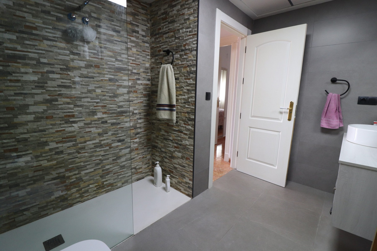 Se vende Villa - Chalet de 3 dormitorios en Costa Blanca, Alicante, España