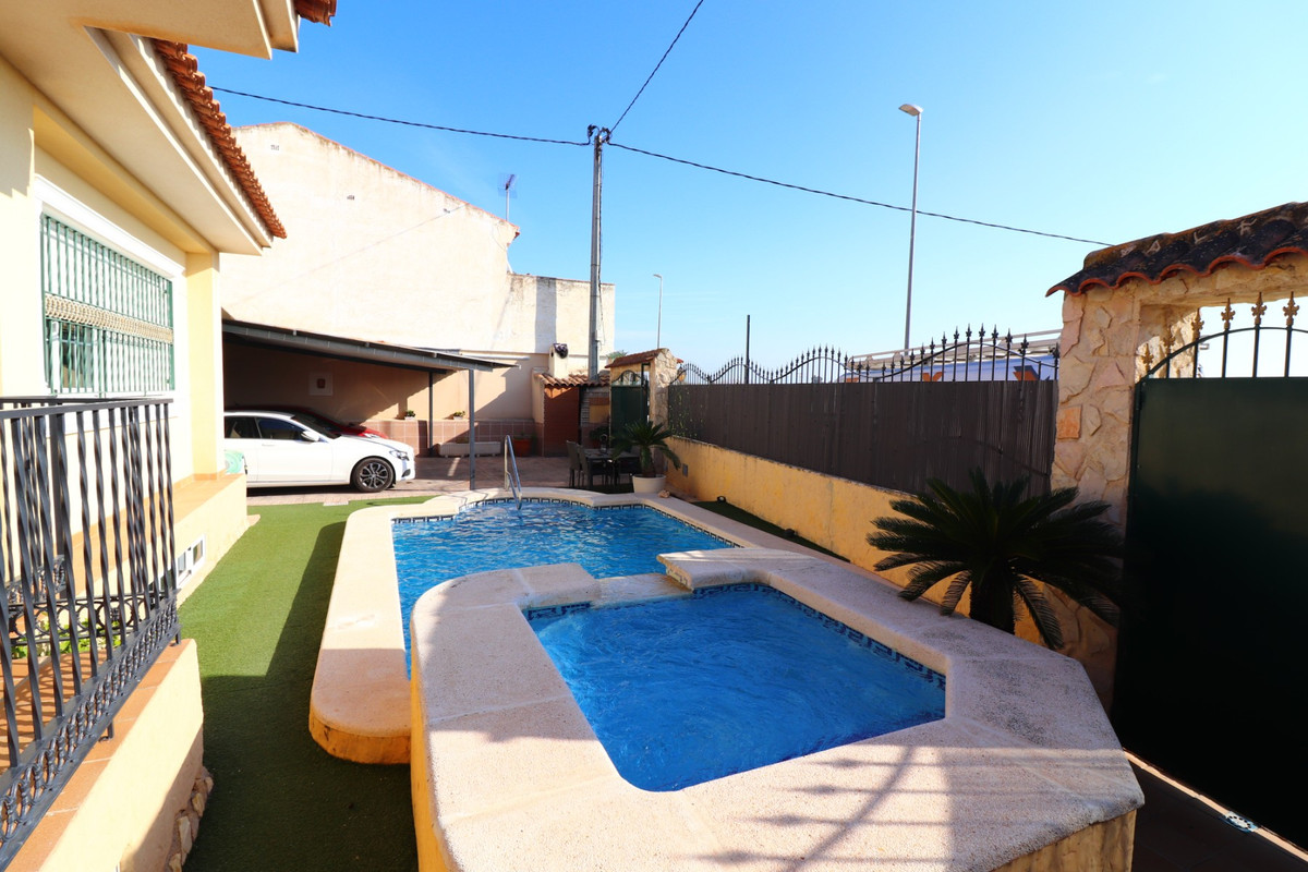 Se vende Villa - Chalet de 3 dormitorios en Costa Blanca, Alicante, España
