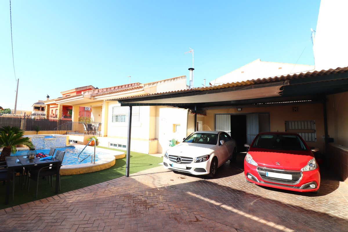 Se vende Villa - Chalet de 3 dormitorios en Costa Blanca, Alicante, España