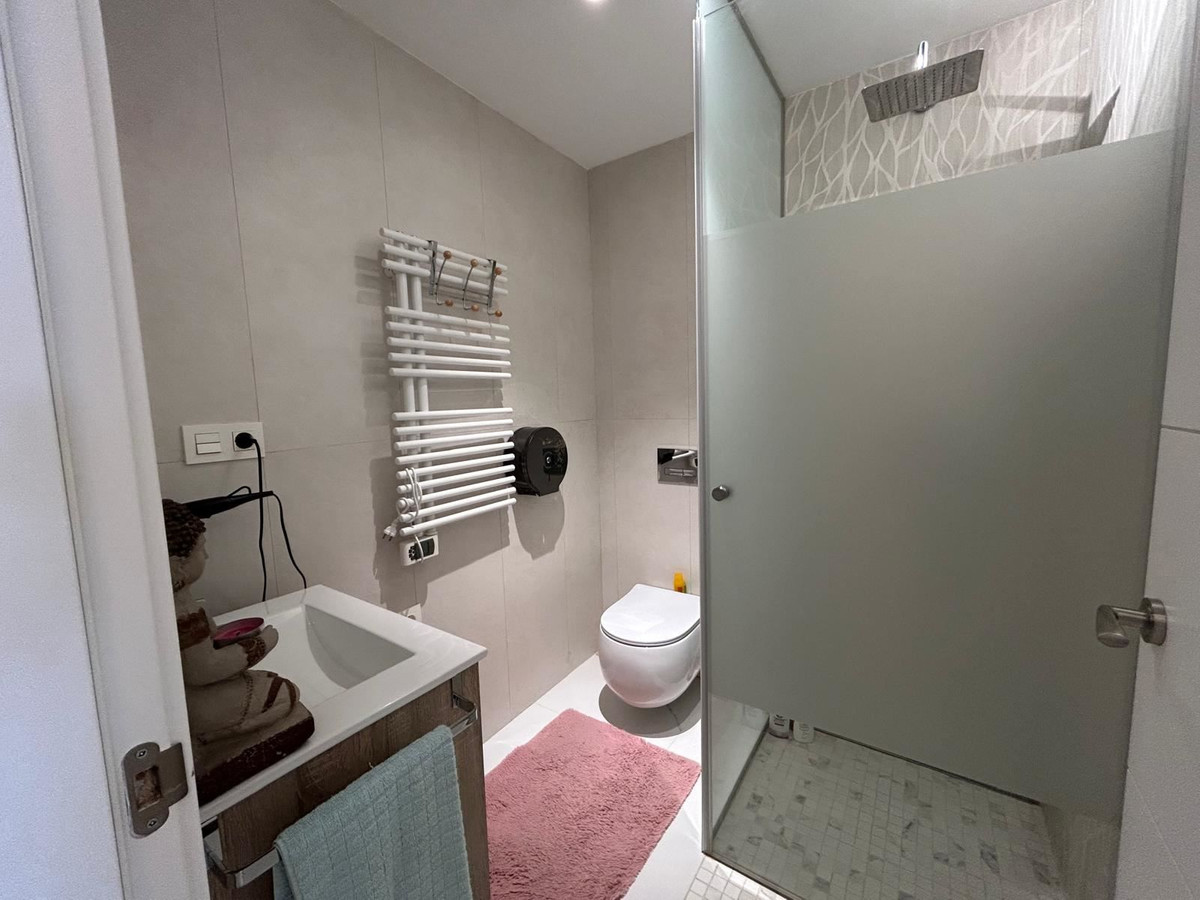 Se vende Apartamento Planta Media de 3 dormitorios en Costa Blanca, Alicante, España