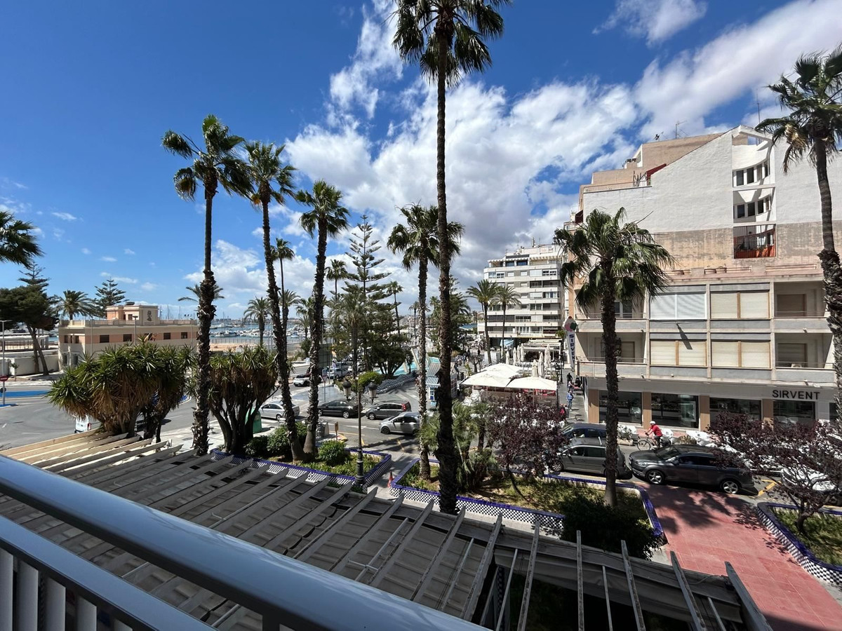 Se vende Apartamento Planta Media de 3 dormitorios en Costa Blanca, Alicante, España