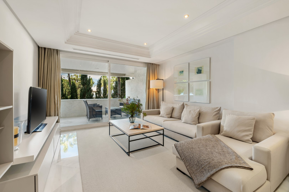 Se vende Apartamento Planta Media de 2 dormitorios en Costa Del Sol, Málaga, España