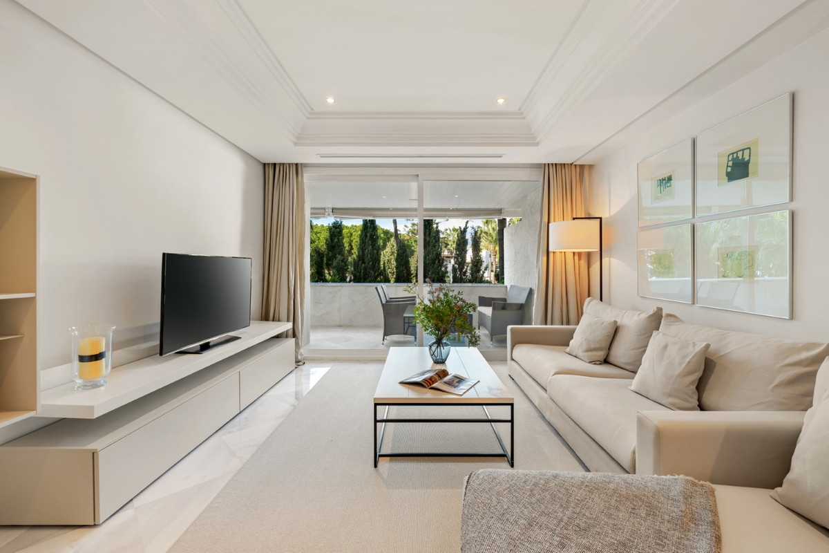 Se vende Apartamento Planta Media de 2 dormitorios en Costa Del Sol, Málaga, España
