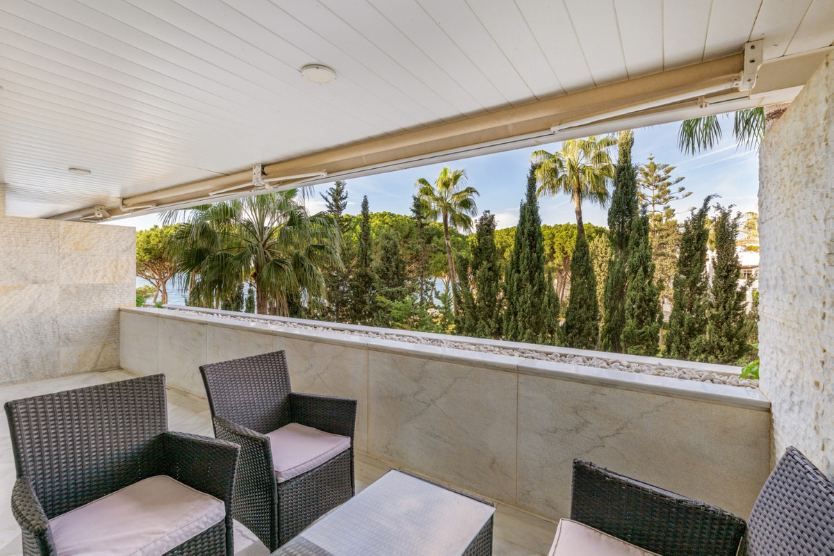 Se vende Apartamento Planta Media de 2 dormitorios en Costa Del Sol, Málaga, España